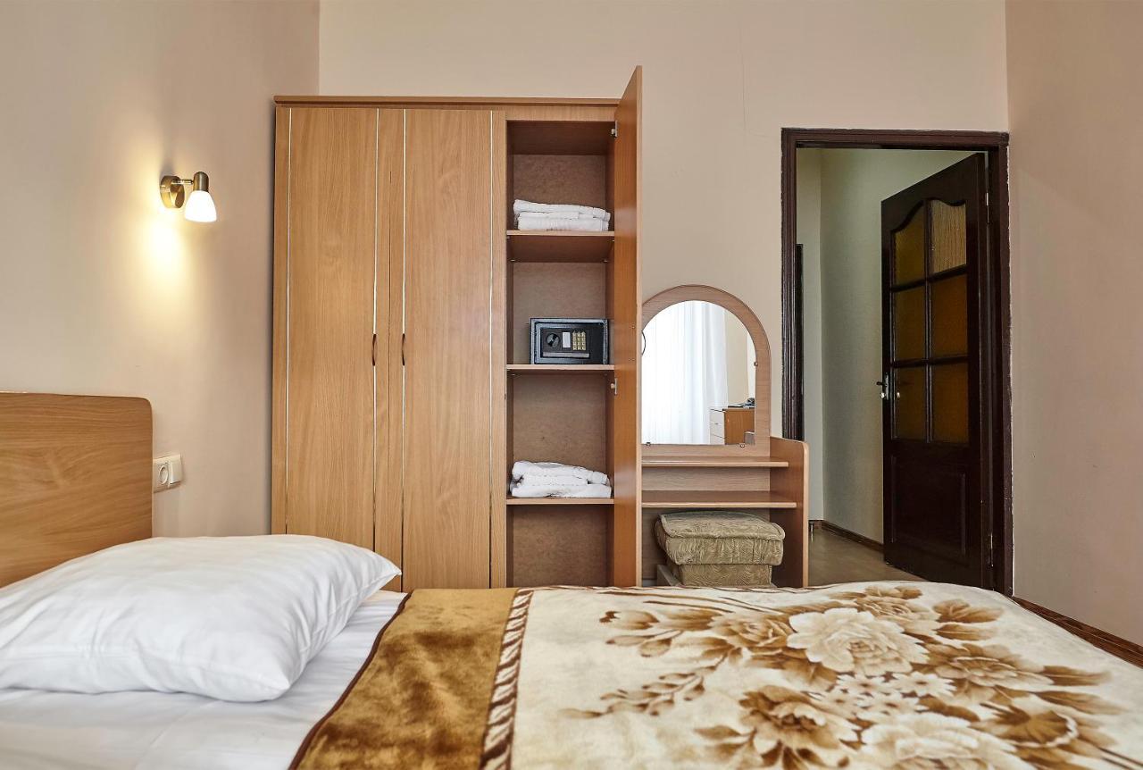 Курортний комплекс Karpaty 4*